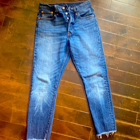 Levi’s 501 Button Fly DIY CROP - Picture 4 of 4